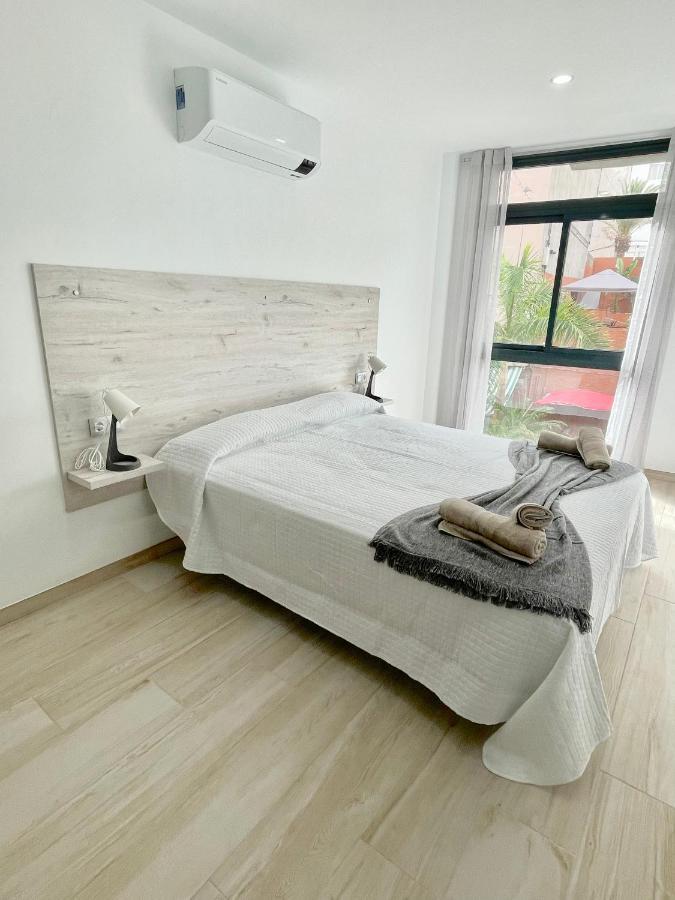 Island Suites Arona  Bagian luar foto