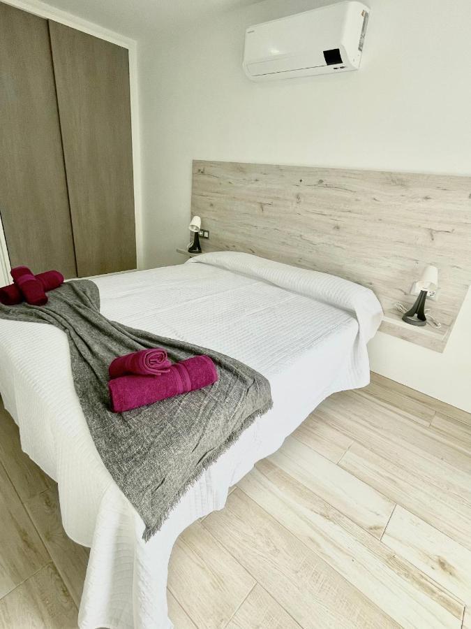 Island Suites Arona  Bagian luar foto