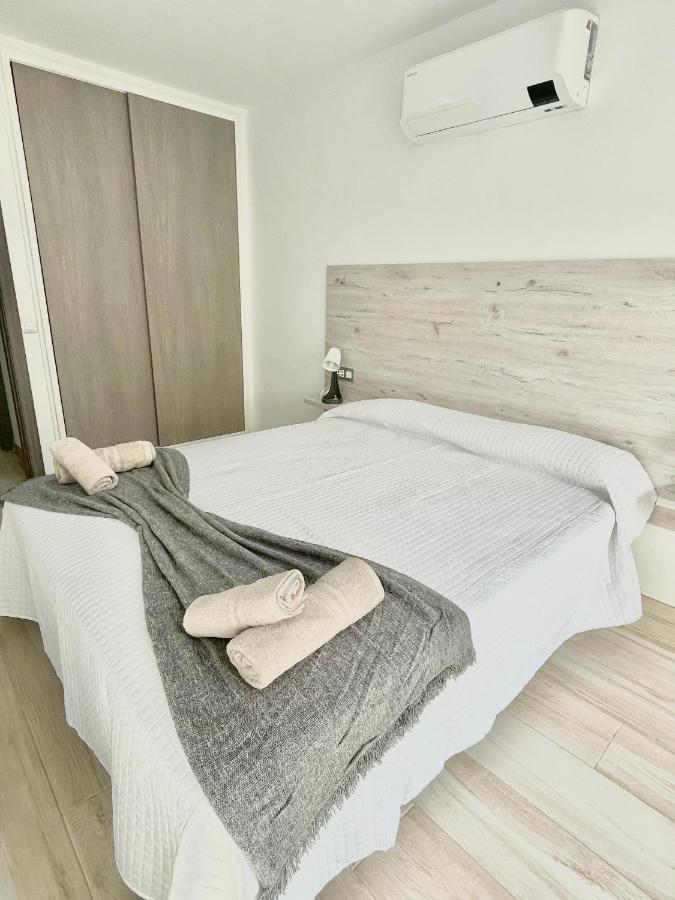 Island Suites Arona  Bagian luar foto