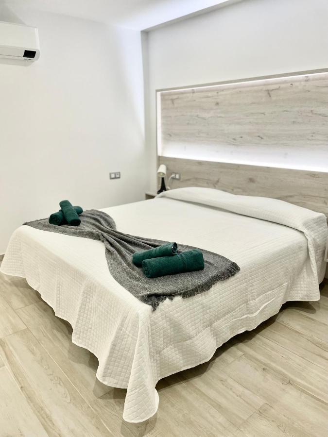 Island Suites Arona  Bagian luar foto