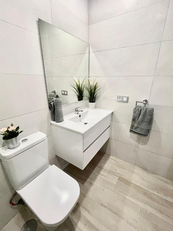 Island Suites Arona  Bagian luar foto