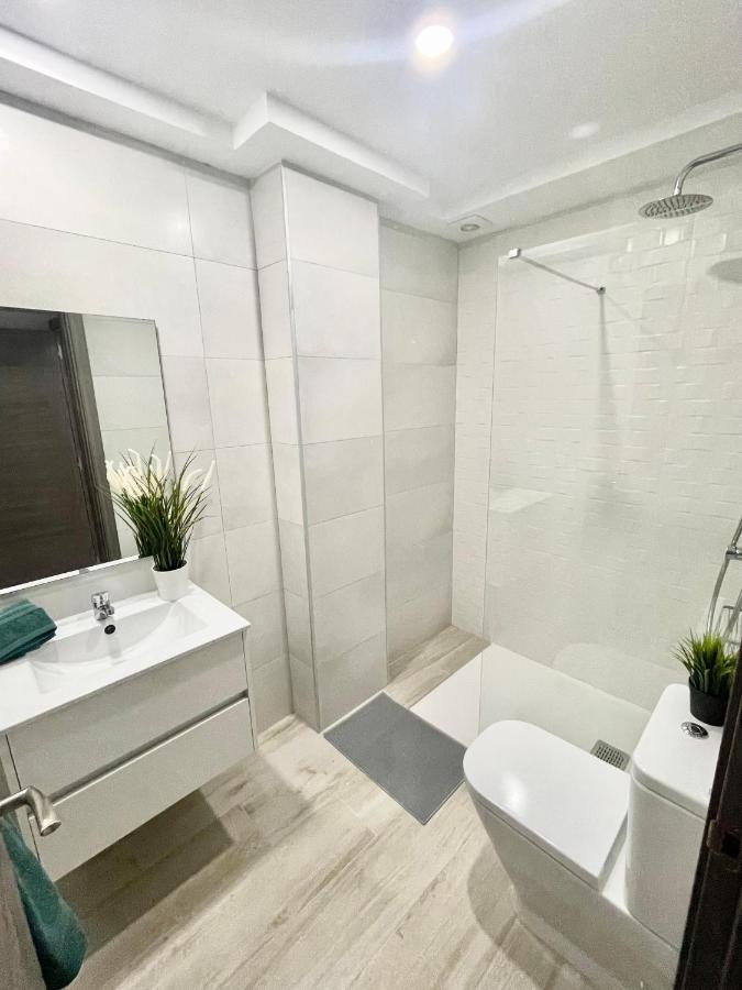 Island Suites Arona  Bagian luar foto