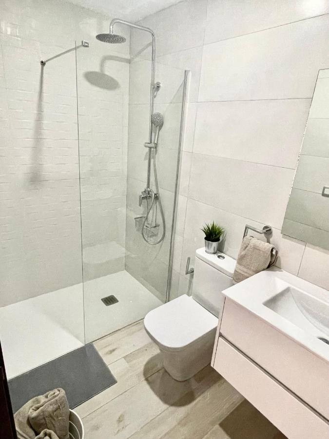 Island Suites Arona  Bagian luar foto