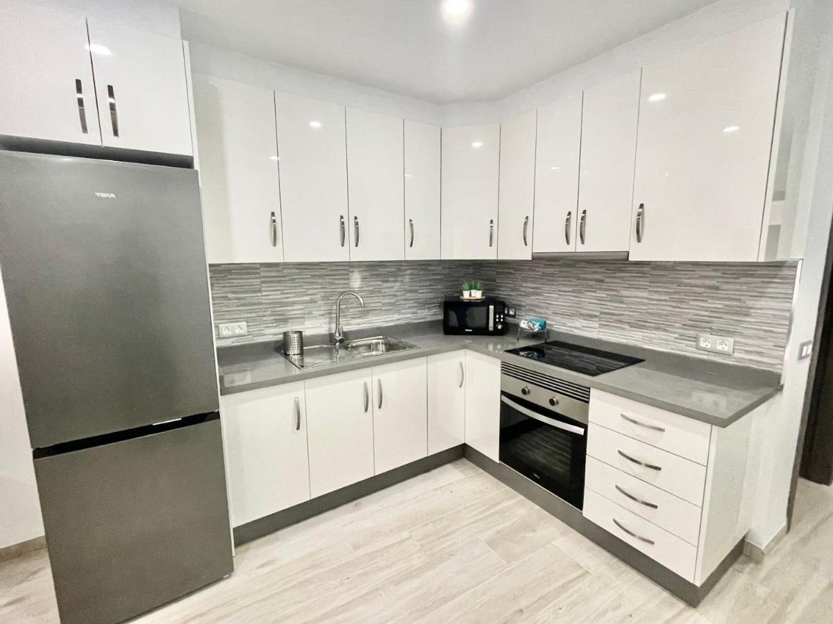 Island Suites Arona  Bagian luar foto