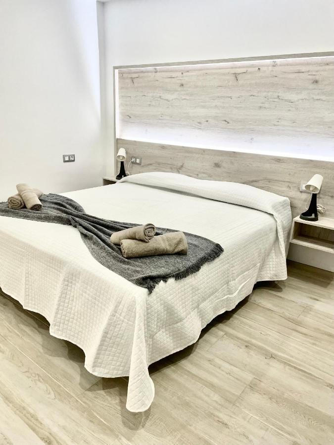 Island Suites Arona  Bagian luar foto